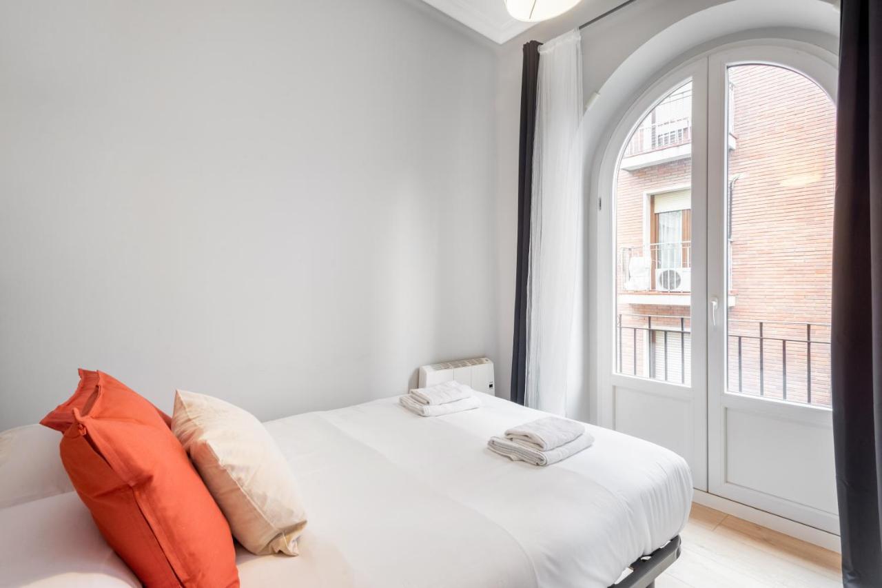 2 Bedrooms 1 Bathroom Furnished - Lavapies - Modern - Mintystay Madrid Eksteriør billede