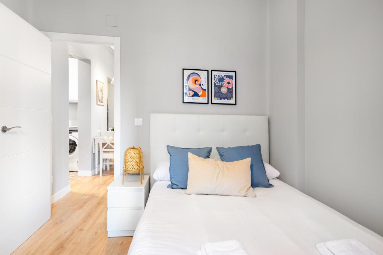 2 Bedrooms 1 Bathroom Furnished - Lavapies - Modern - Mintystay Madrid Eksteriør billede