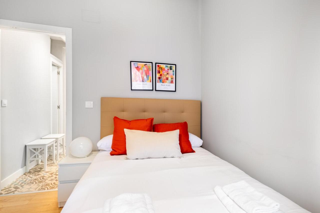 2 Bedrooms 1 Bathroom Furnished - Lavapies - Modern - Mintystay Madrid Eksteriør billede
